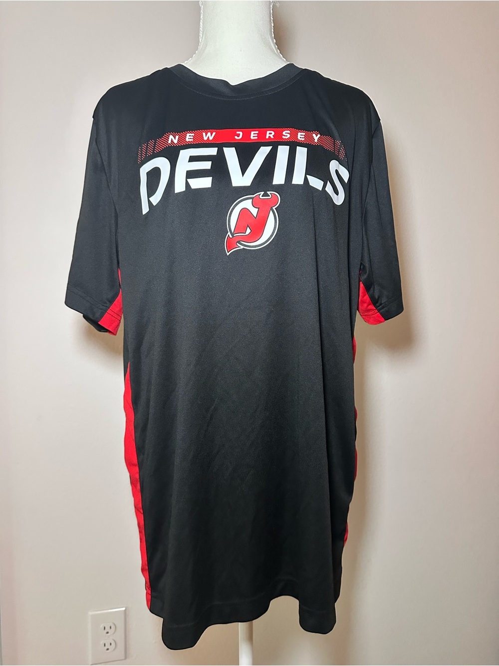 Fanatics New Jersey Devils Black & Red Short Sleeve Shirt